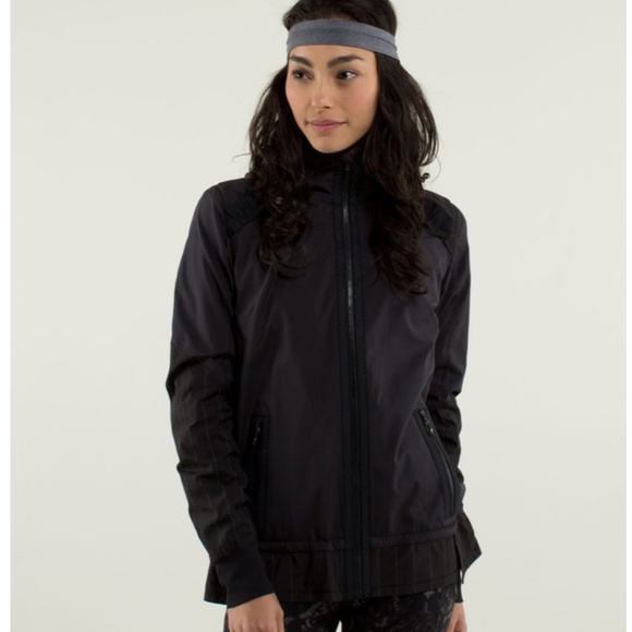 Lululemon Run: Bandit Jacket *Reflective Black - Picture 2 of 14